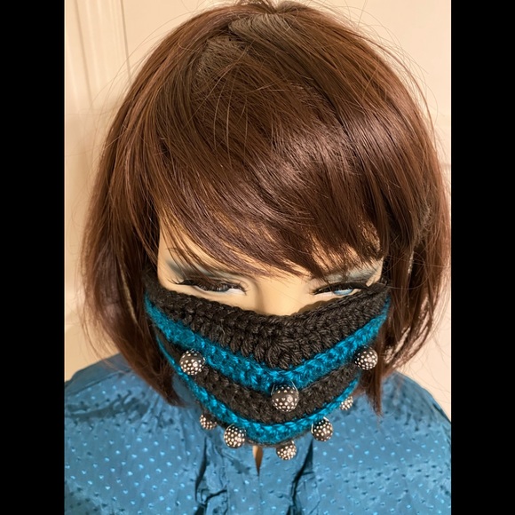 Decorative Hand-knitted Face Mask - Picture 10 of 11